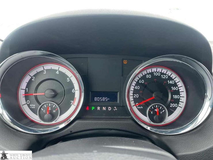 2011-dodge-grand-caravan-image-14