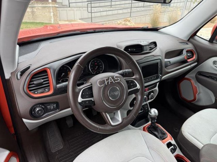 2016-jeep-renegade-image-11