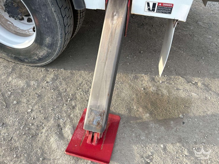 2004-international-durastar-4300-image-23