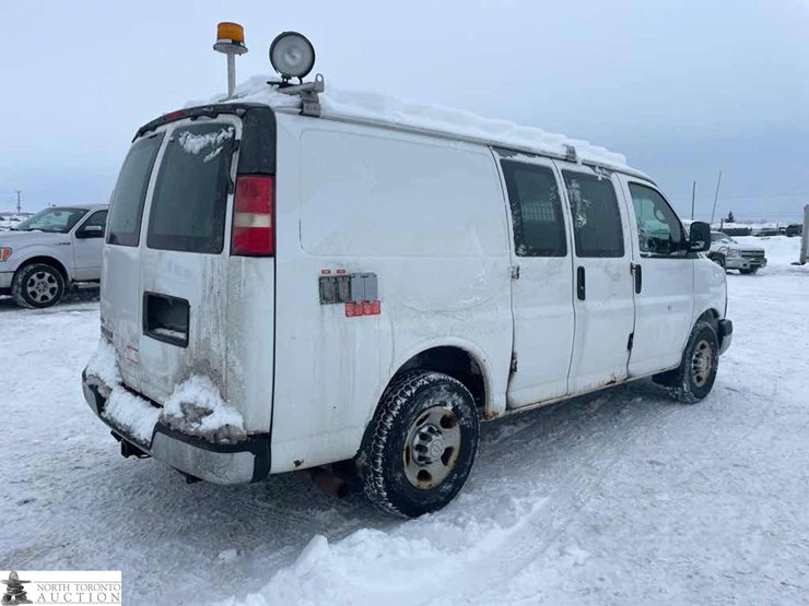 2011-chevrolet-express-g3500-image-4