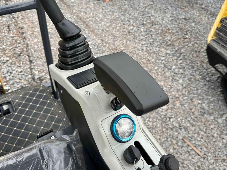 unused-sdle18p-mini-excavator-image-15