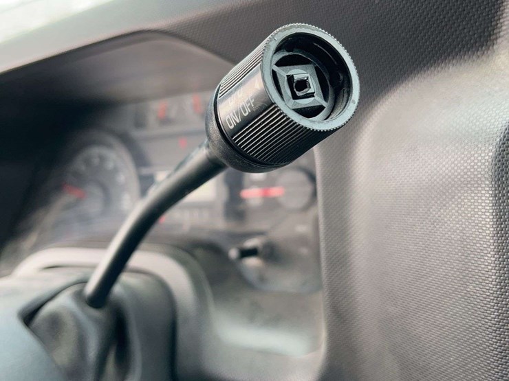 2013-ford-cargo-image-20