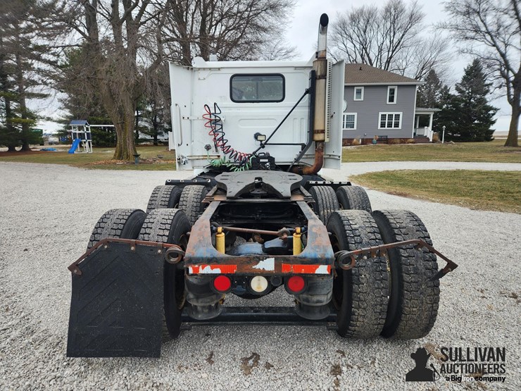 1995-white-wg64t-t/a-day-cab-truck-tractor-image-6