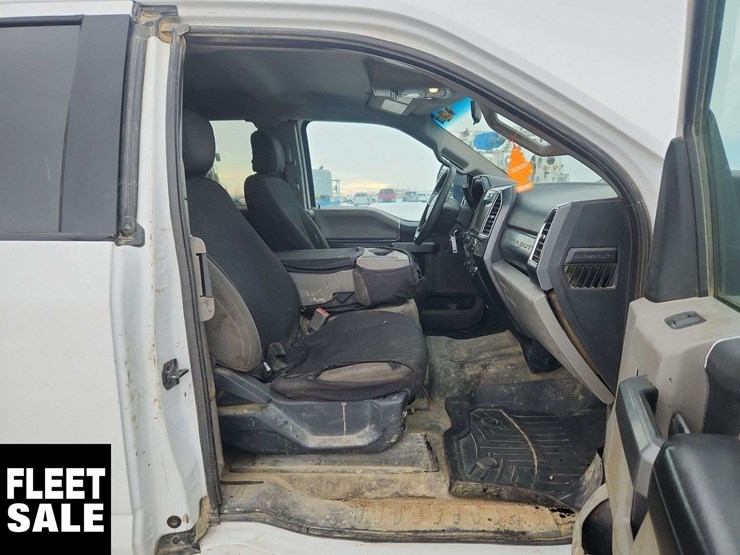 2017-ford-f550-image-17