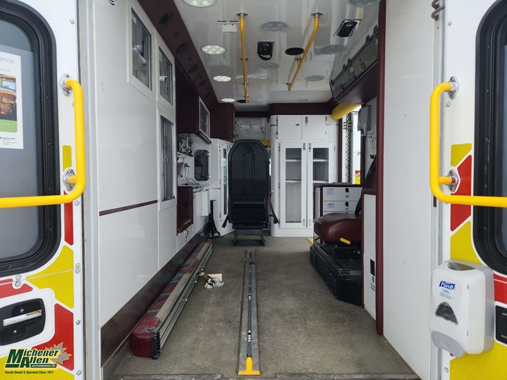 2016-chevrolet-express-s/a-ambulance-image-16