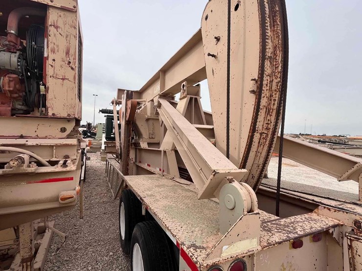 1988-lufkin-cm-320d-305-100-road-runner-mobile-t/a-oil-field-pumpjack-image-3