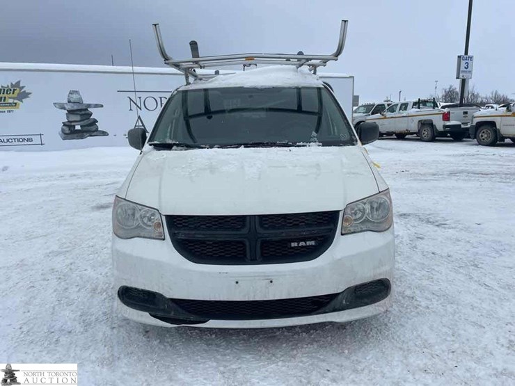 2012-dodge-ram-van-image-3