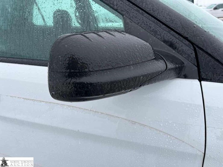 2017-ford-explorer-image-38