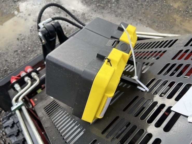 2025-agt-lrt23-mini-compact-track-loader-image-11