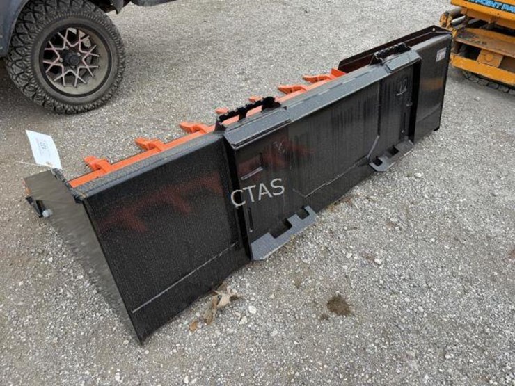 #137-•-80"-skid-steer-bucket-w/-teeth-image-3