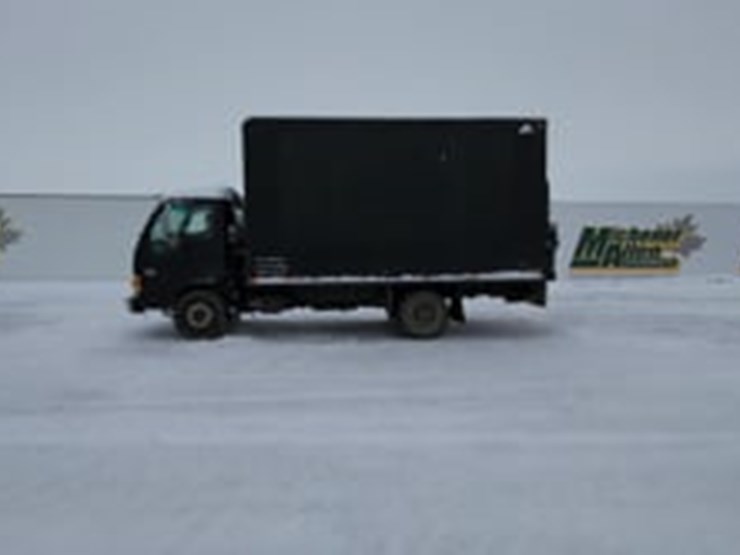 2004-gmc-w5500-image-5