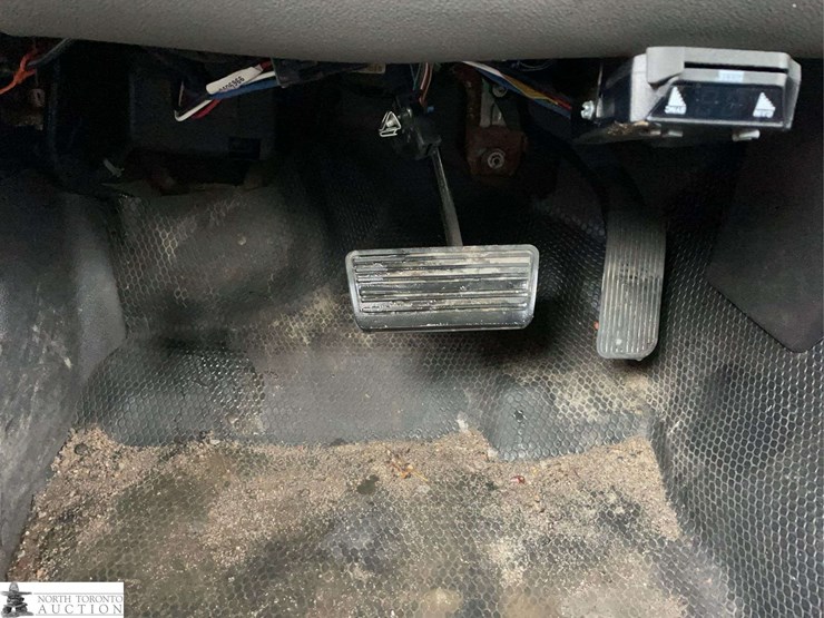 2013-chevrolet-silverado-1500-ls-image-26