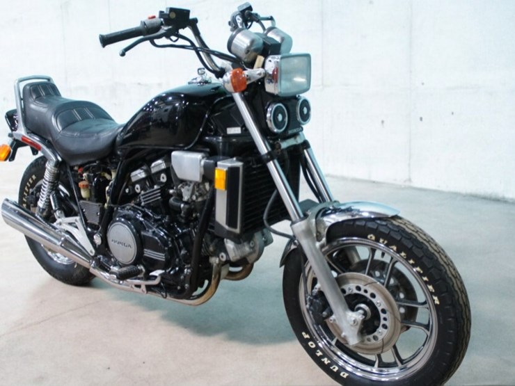 1984-honda-vf1100-magna-1100-motorcycle-image-2