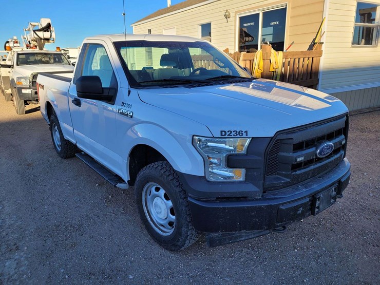 2017-ford-f150-xl-image-2