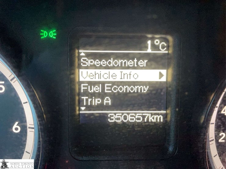 2015-dodge-2500-image-15