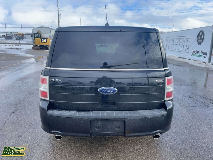 2013-ford-flex-image-4