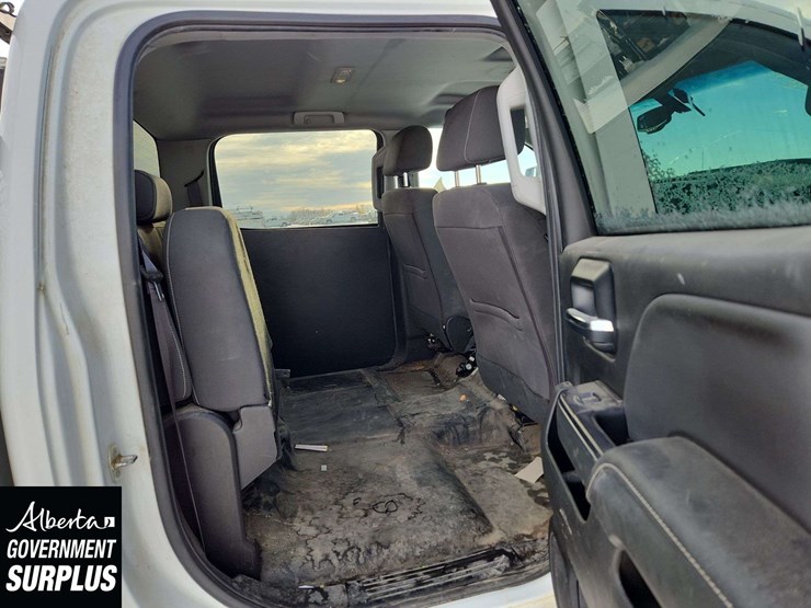 2016-chevrolet-silverado-2500hd-image-17