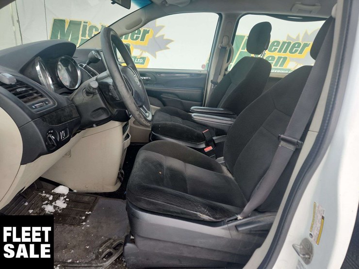 2015-dodge-grand-caravan-image-22