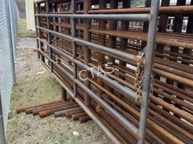 #148-•-freestanding-panels-24'-w/-one-12'-gate-image-5