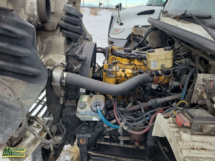 2006-freightliner-m2-106-image-18