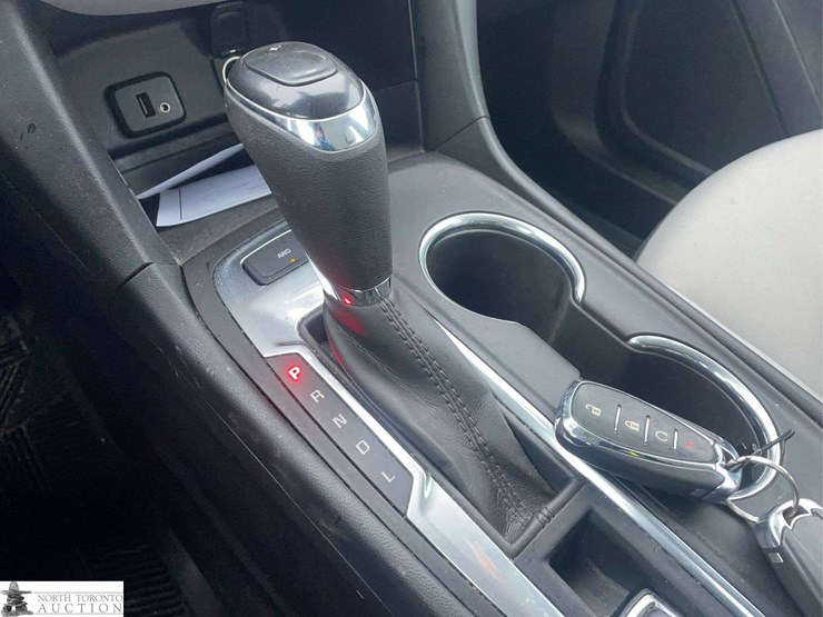 2018-chevrolet-equinox-image-18