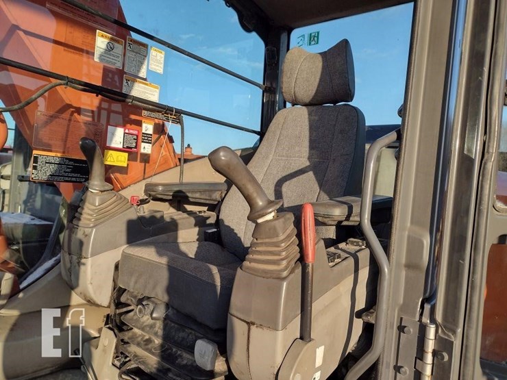 2006-hitachi-zx270-lc-3-image-11