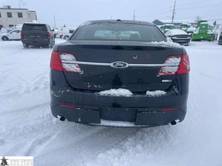 2017-ford-taurus-police-inte-image-5