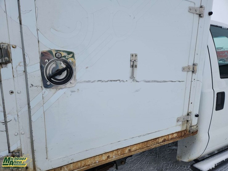 2014-ford-f350-image-40