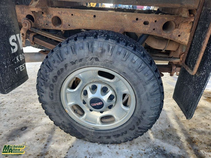 2013-gmc-sierra-2500hd-image-14