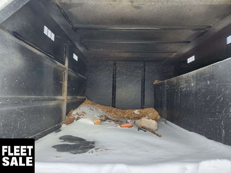 2020-freightliner-m2-106-image-26