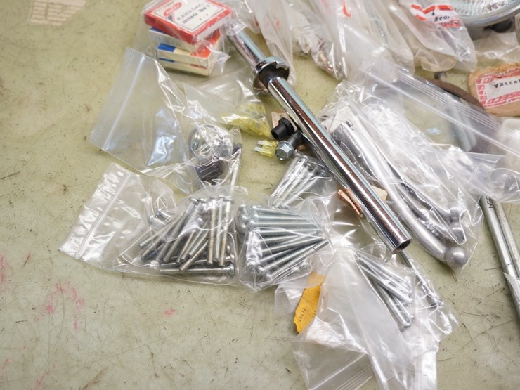 kawasaki-miscellaneous-parts-lot-image-4