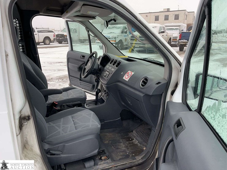 2011-ford-transit-connect-image-18