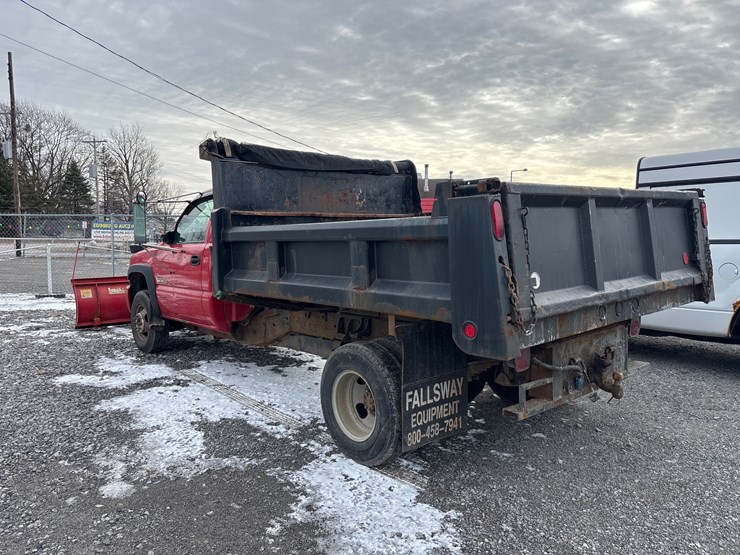 #1113-•-2004-gmc-sierra-pickup-truck-image-30