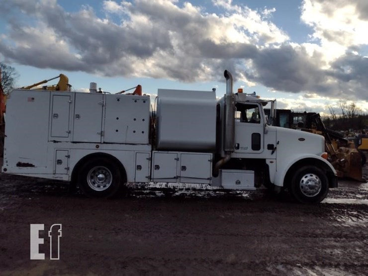 2008-peterbilt-365-image-3