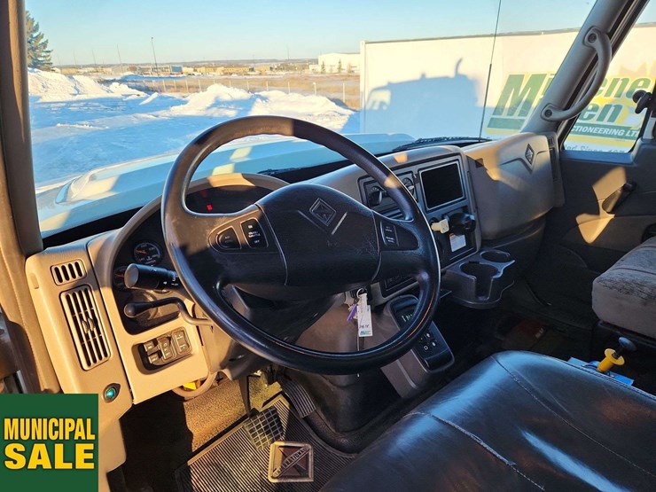 2011-international-workstar-7400-image-16