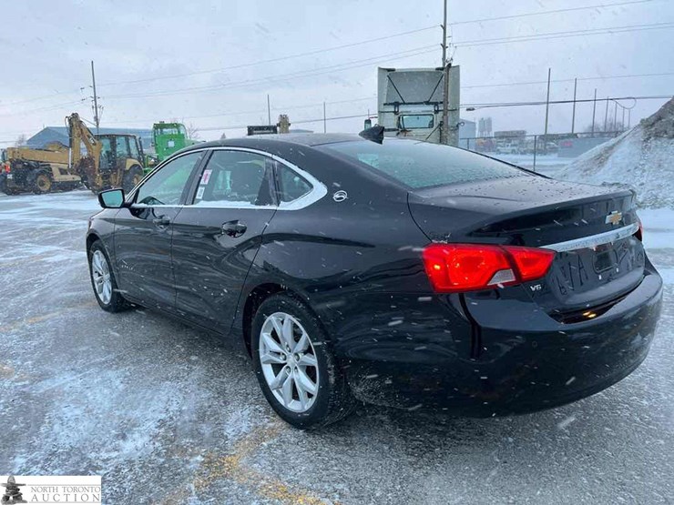 2017-chevrolet-impala-lt-image-4