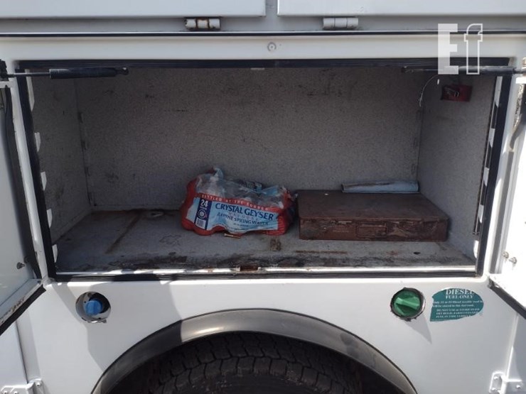 18-ford-f550-image-23