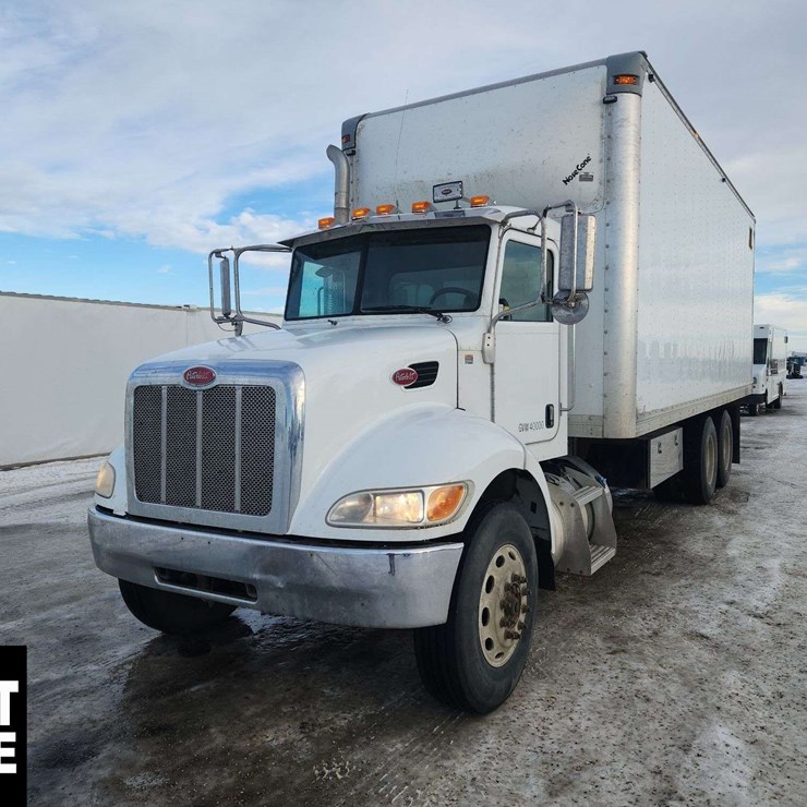 2011 PETERBILT 348