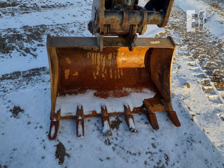 2013-deere-35d-image-14