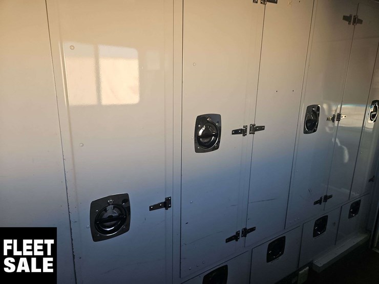 2012-ford-e-series-s/a-service-cube-van-image-30