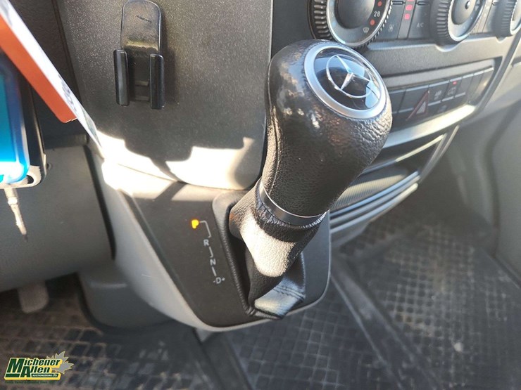 2015-mercedes-benz-sprinter-3500-image-7