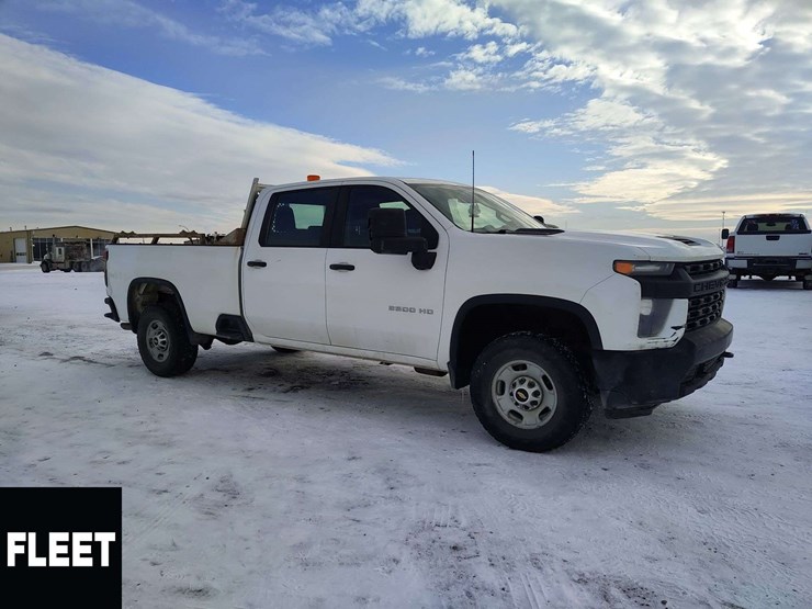 2020-chevrolet-silverado-2500hd-image-2