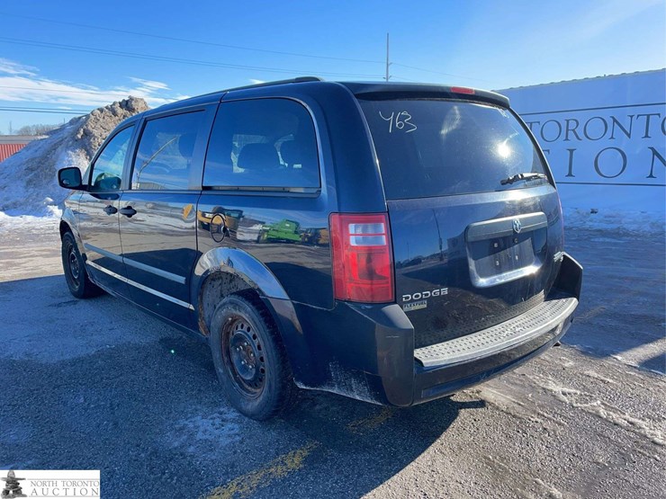 2010-dodge-grand-caravan-se-image-3