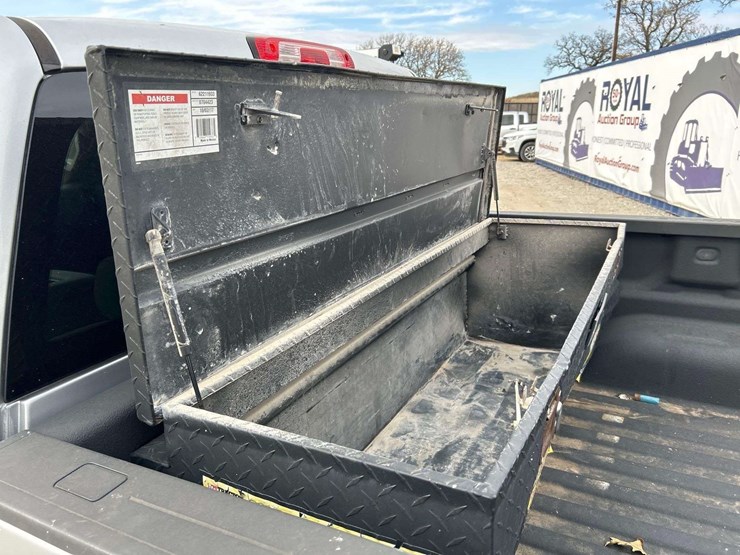 2018-chevrolet-silverado-1500-image-21