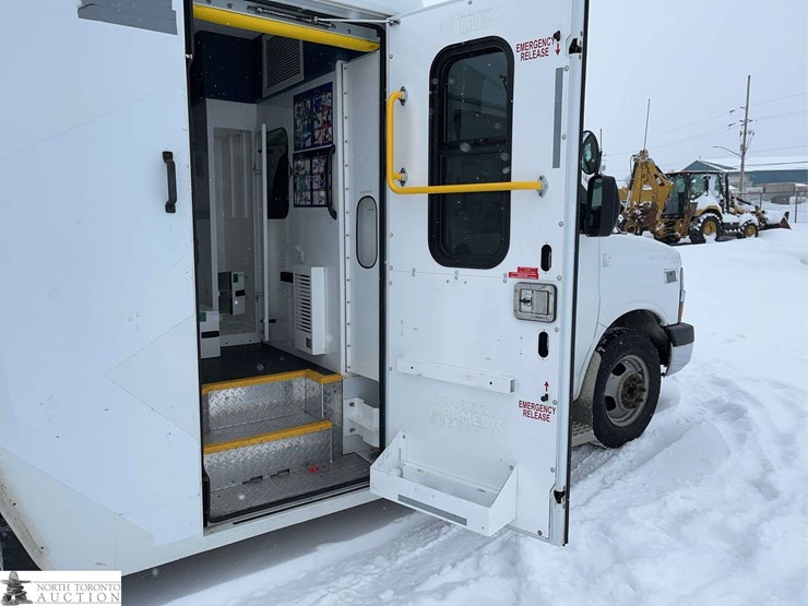 2016-chevrolet-express-g3500-image-29