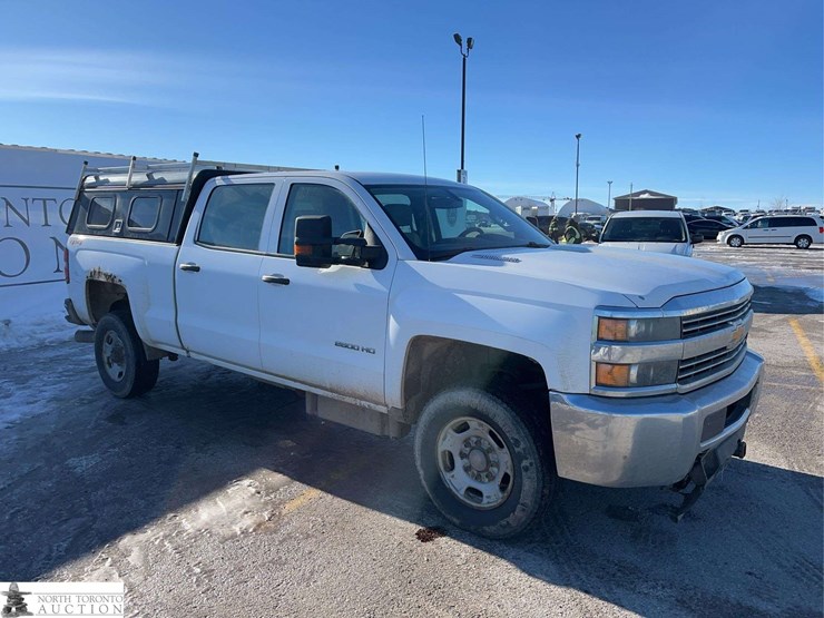 2015-chevrolet-silverado-2500hd-image-4