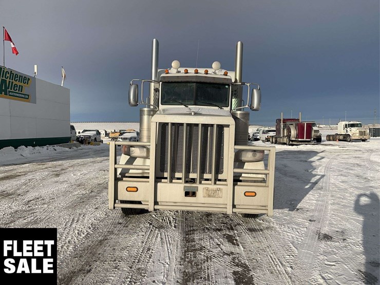 2016-peterbilt-367-image-9