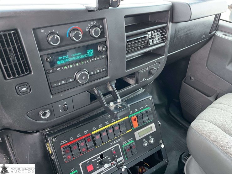 2016-chevrolet-express-g3500-image-21