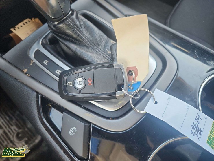 2018-ford-edge-image-23