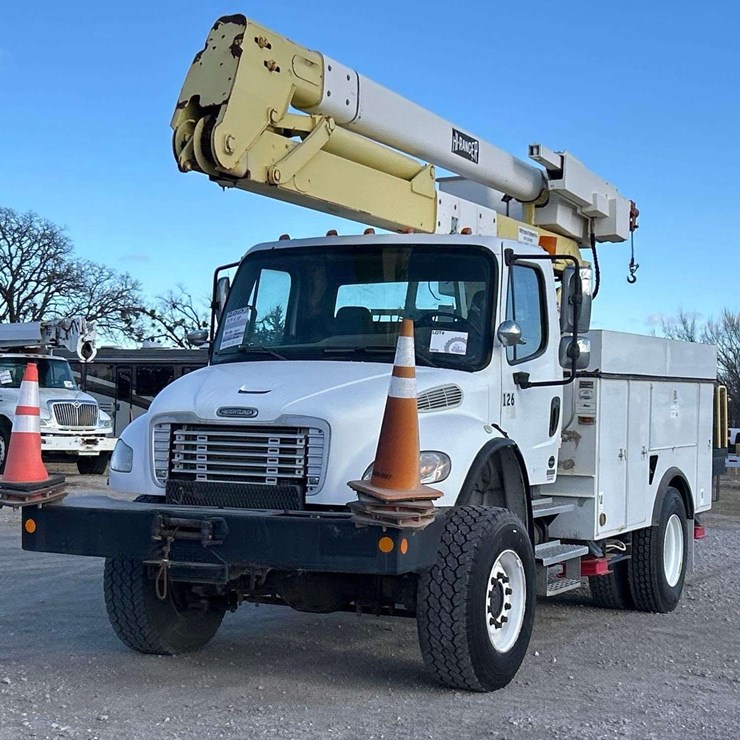 2006 Freightliner M2 Bucket Truck